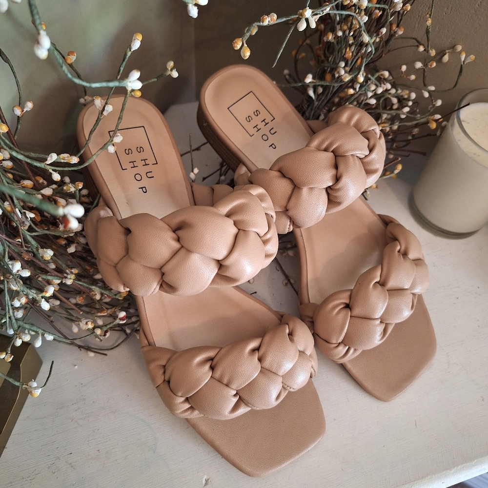 NEW ShuShop puffy quilted padded slide sandals nude tan size 8